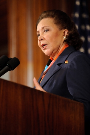 Alma Powell at the National Press Club weekly luncheon for speakers.